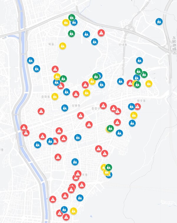 ▲ 서울 중랑구의 성범죄자 거주지(빨간색)는 학교 및 보육시설(노란색 파란색 녹색)과 매우 가깝다. (출처=구글 마이맵스)